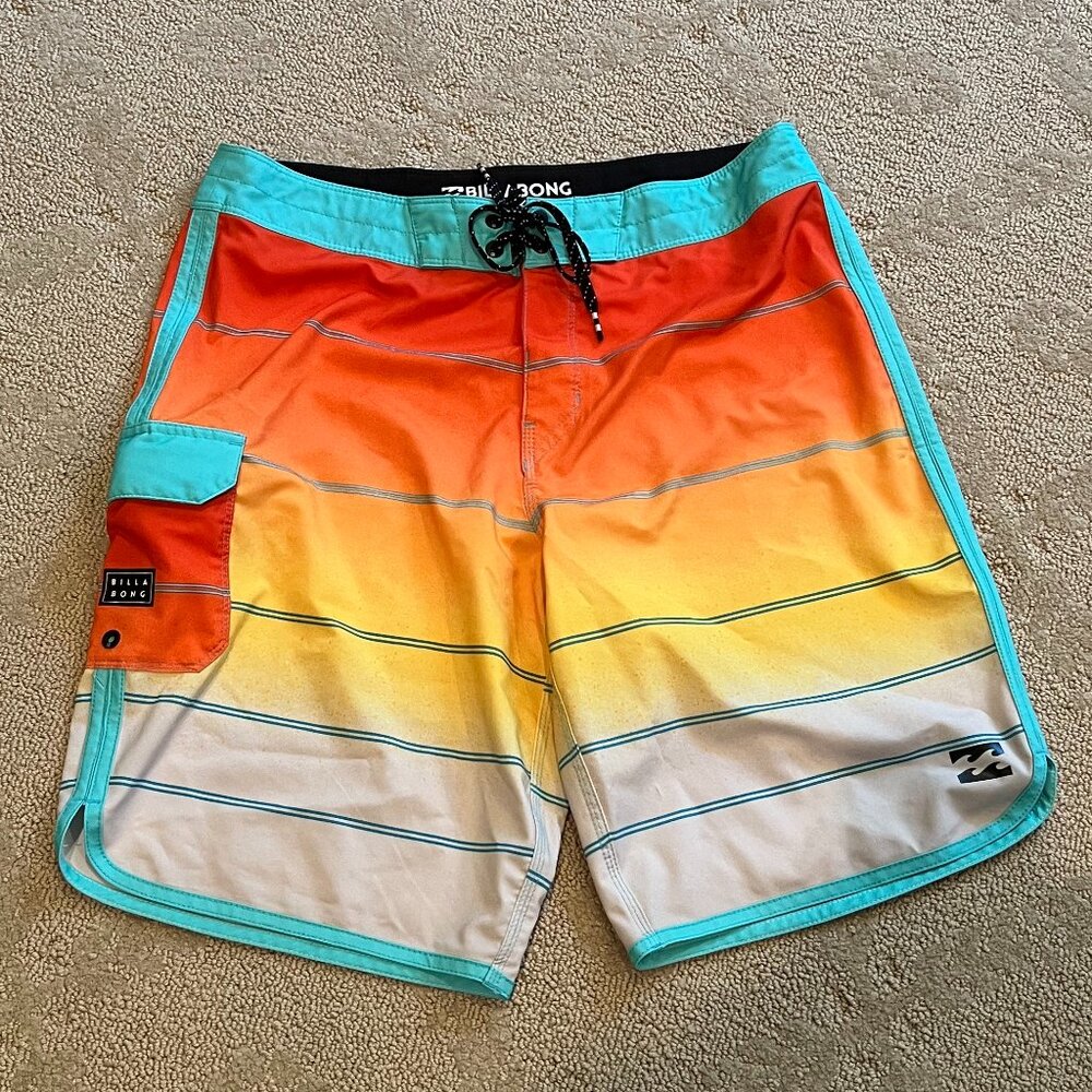 Billabong Multicolored Board Shorts – Size 32